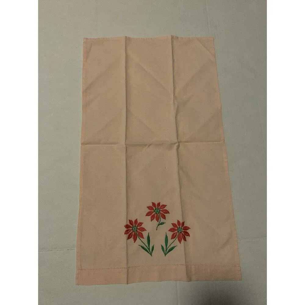 Pair Of Vintage Hand Tea Guest Towels Christmas Poinsettia Embroidered 11” X 19”